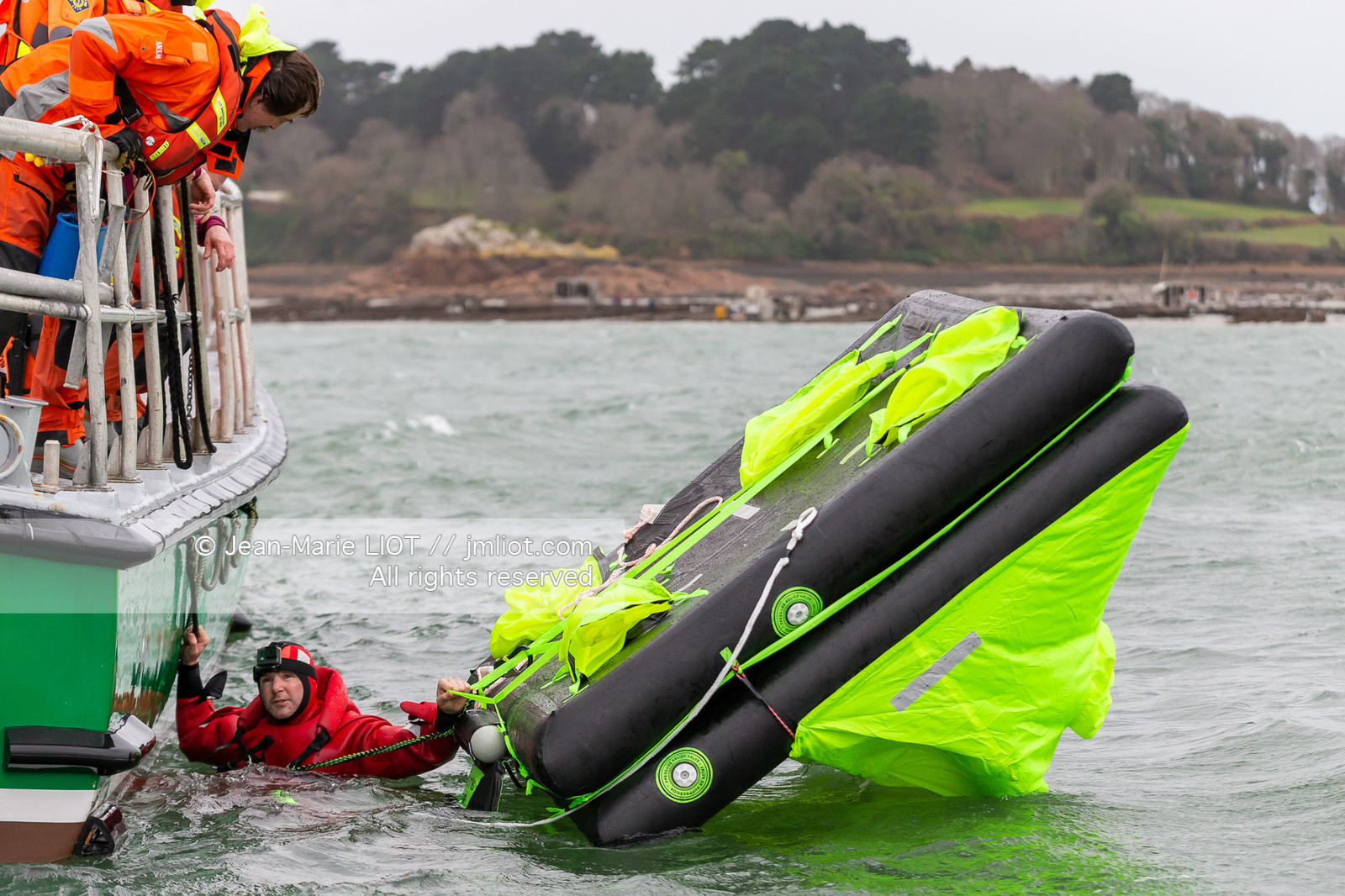 RADEAUX DE SURVIE - COMPARATIF