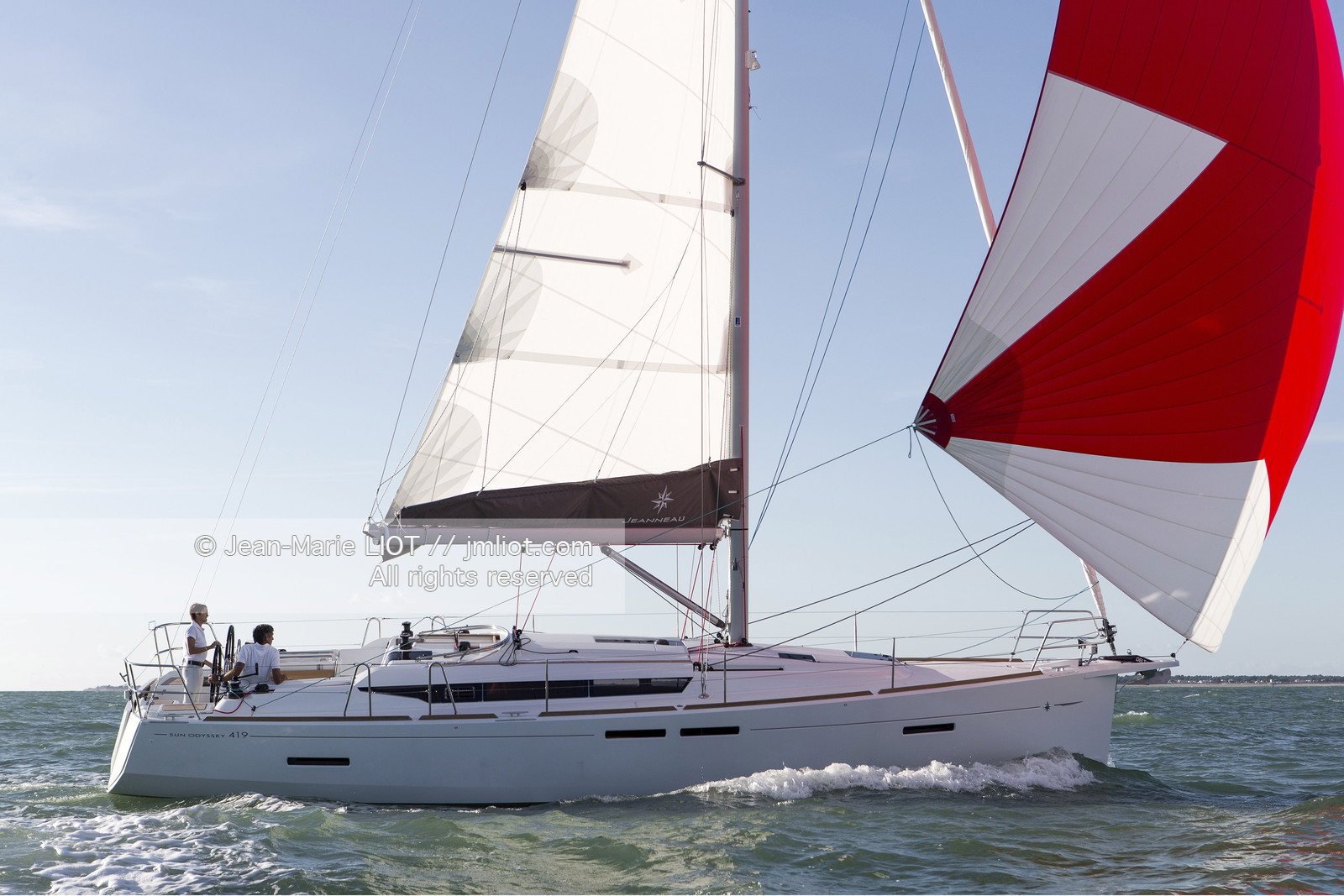 Ile de Ré, 23 09 2015, pour le chantier Jeanneau, le nouveau Jeanneau Sun Odyssey 419. Photo © Jean-Marie LIOT   Jeanneau