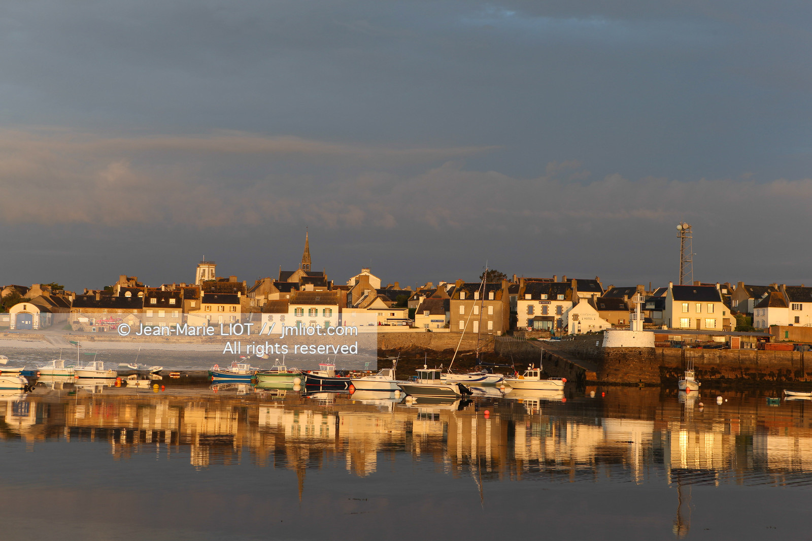 VOIILES ET VOILIERS - ILES OUBLIEES - ILE DE MOLENE
