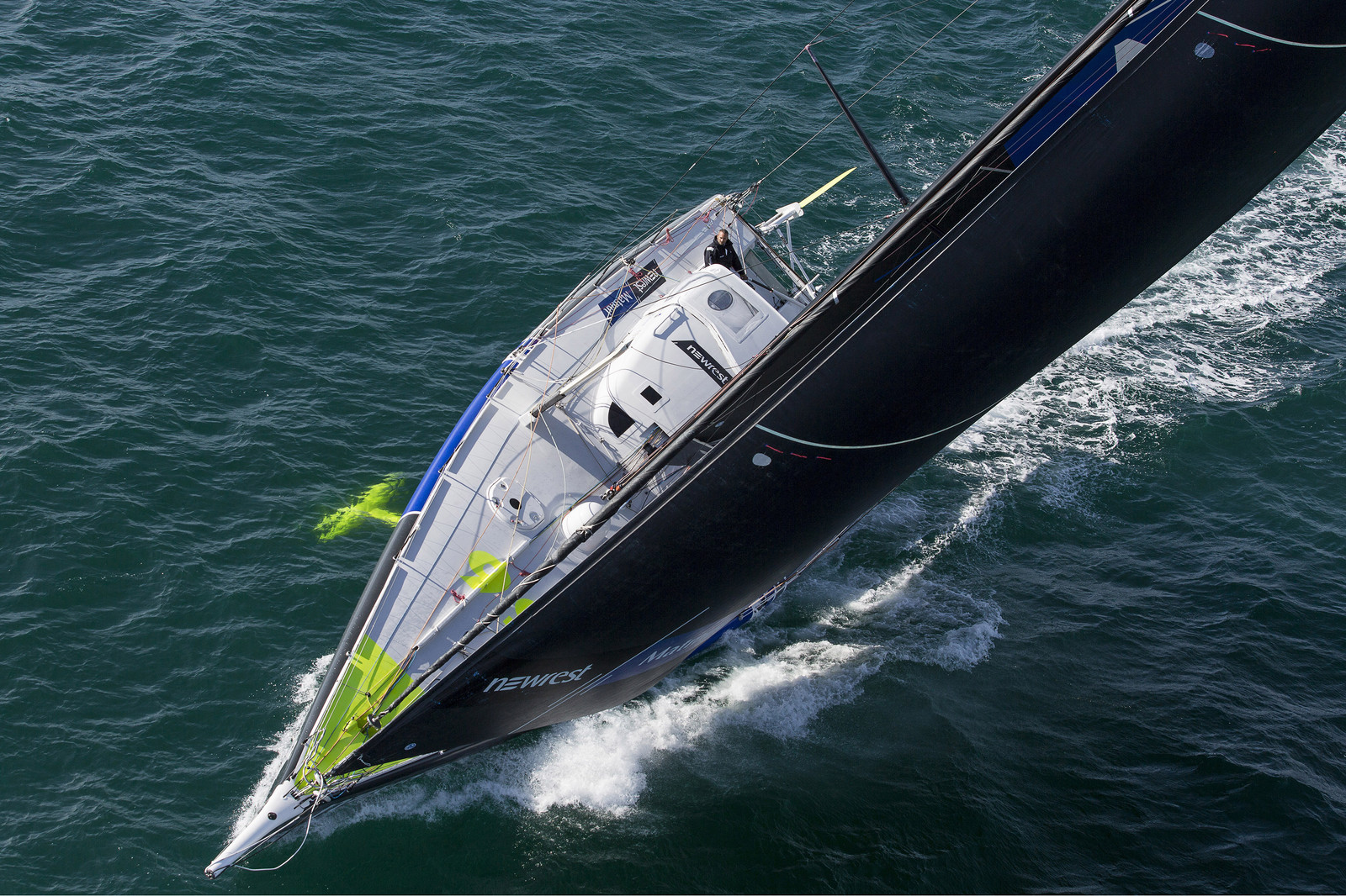 IMOCA 60 PIEDS NEWREST MATMUT - SKIPPER : FABRICE AMEDEO