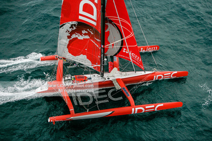 SAILING IDEC & FRANCIS JOYON