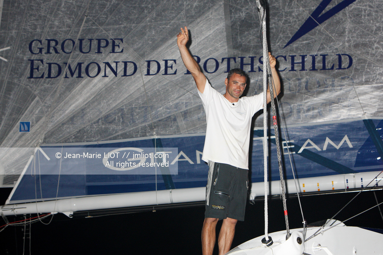 ROUTE DU RHUM 2010 - ARRIVEE YANN GUICHARD