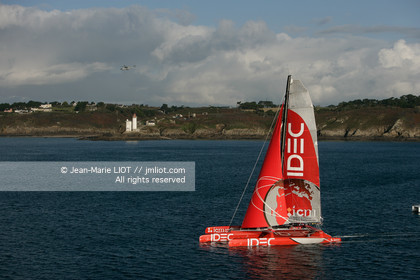 SAILING IDEC & FRANCIS JOYON