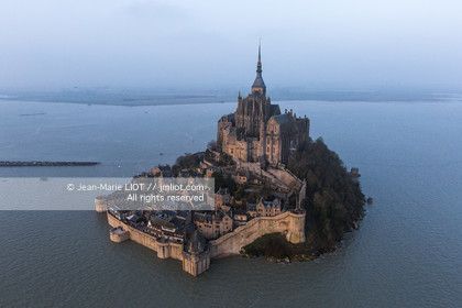 LE MONT SAINT MICHEL - LA MAREE DU SIECLE