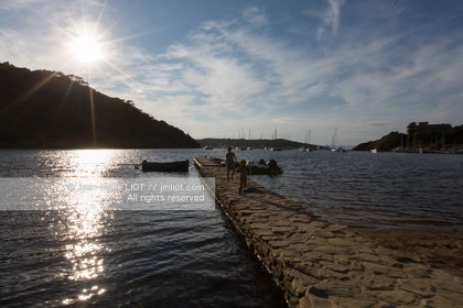 Port-Cros, au large d'Hyères dans le département du Var, petite île de 4 km de long est une réserve de la faune et la flore. Photo © Jean-Marie Liot.