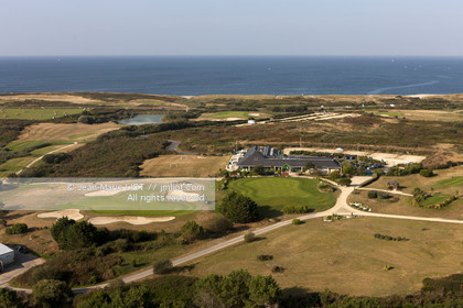 VUE AERIENNE DU GOLF DE PLOEMEUR. MORBIHAN.PHOTO © JEAN-MARIE LIOT.