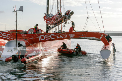 SAILING IDEC & FRANCIS JOYON