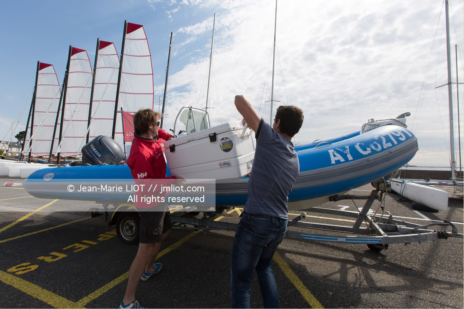 VOILES ET VOILIERS - RAID CATA EN BRETAGNE SUD