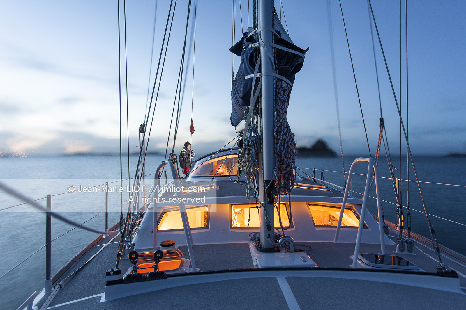 VOILE MAGAZINE 10 09