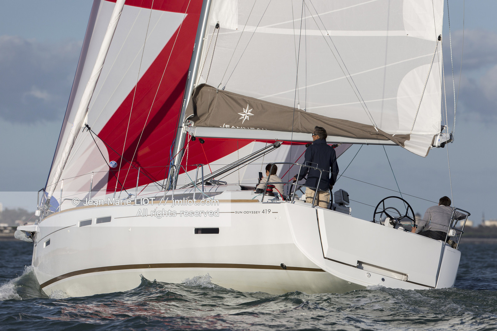 Ile de Ré, 23 09 2015, pour le chantier Jeanneau, le nouveau Jeanneau Sun Odyssey 419. Photo © Jean-Marie LIOT   Jeanneau
