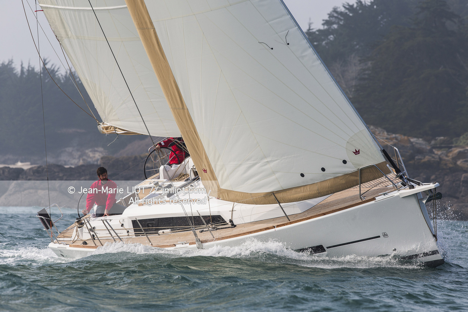 VOILE MAGAZINE - 100 MILLES A BORD