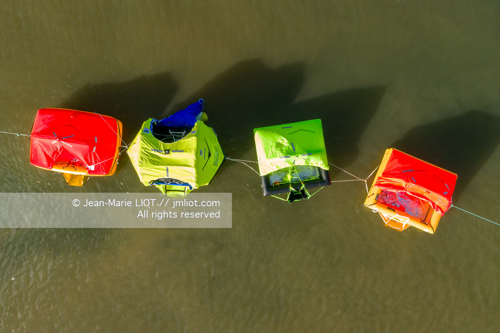 RADEAUX DE SURVIE - COMPARATIF