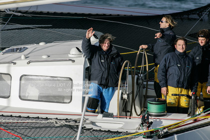 .Start Jules Verne Trophy maxi trimaran Geronimo, skipper Olivier de Kersauzon, on décember 28, 2004, Photo Jean-Marie LIOT - www.jmliot.com