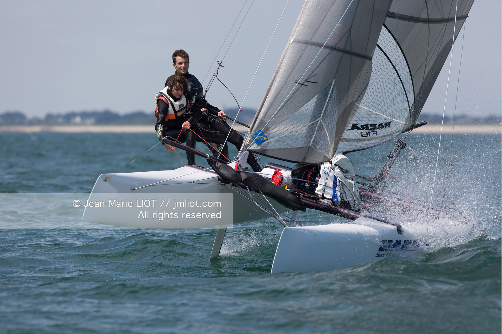 VOILES ET VOILIERS - RAID CATA EN BRETAGNE SUD
