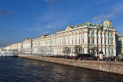 Russie, Saint Petersbourg, classé Patrimoine Mondial de l'UNESCO, Palais d'Hiver, qui abrite le Musée de l'Ermitage, construit par Bartolomeo Rastrelli (1754 - 1762), classé Patrimoine Mondial de l'UNESCO.