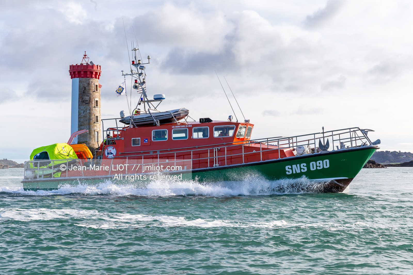 RADEAUX DE SURVIE - COMPARATIF