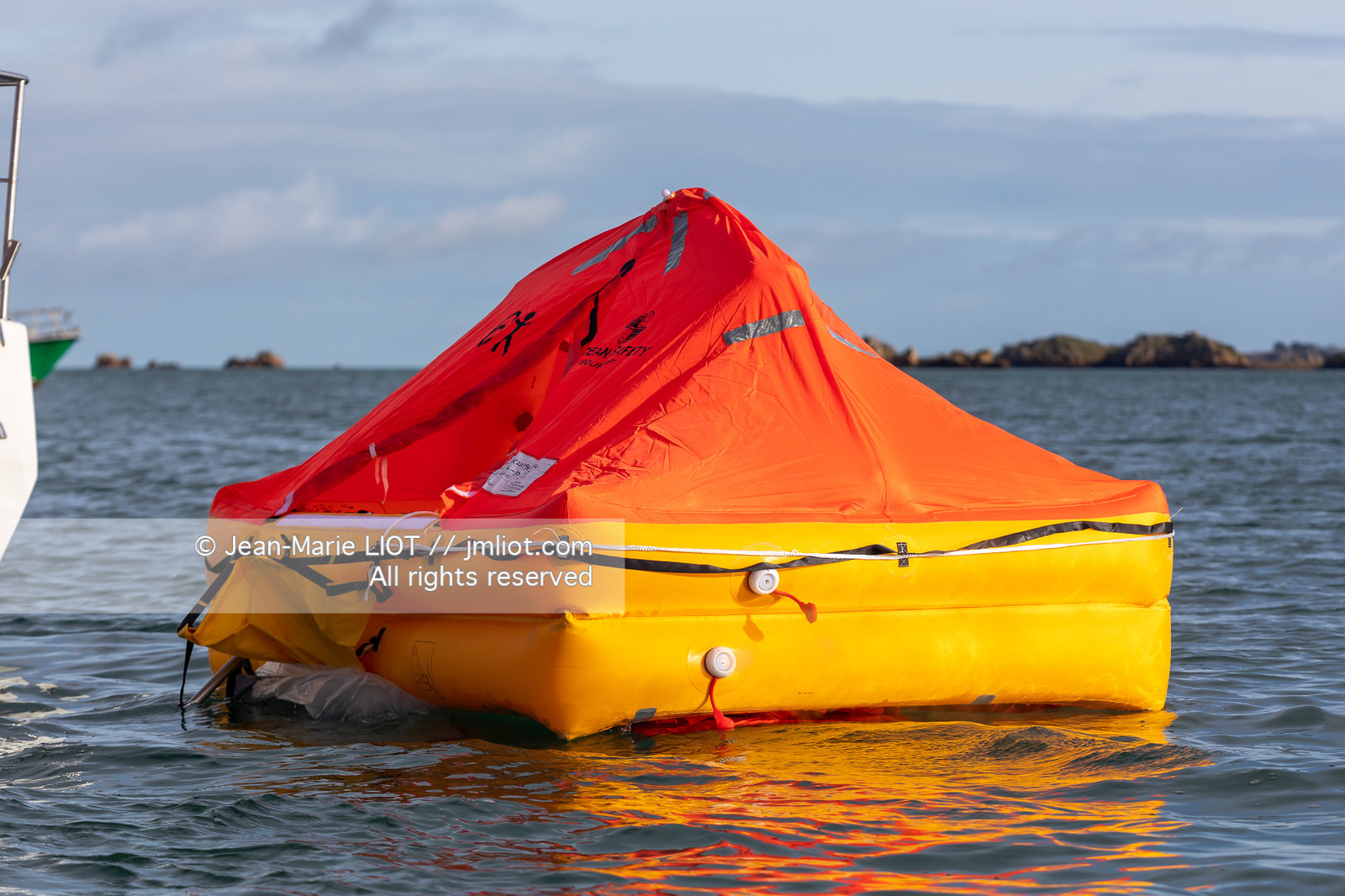 RADEAUX DE SURVIE - COMPARATIF