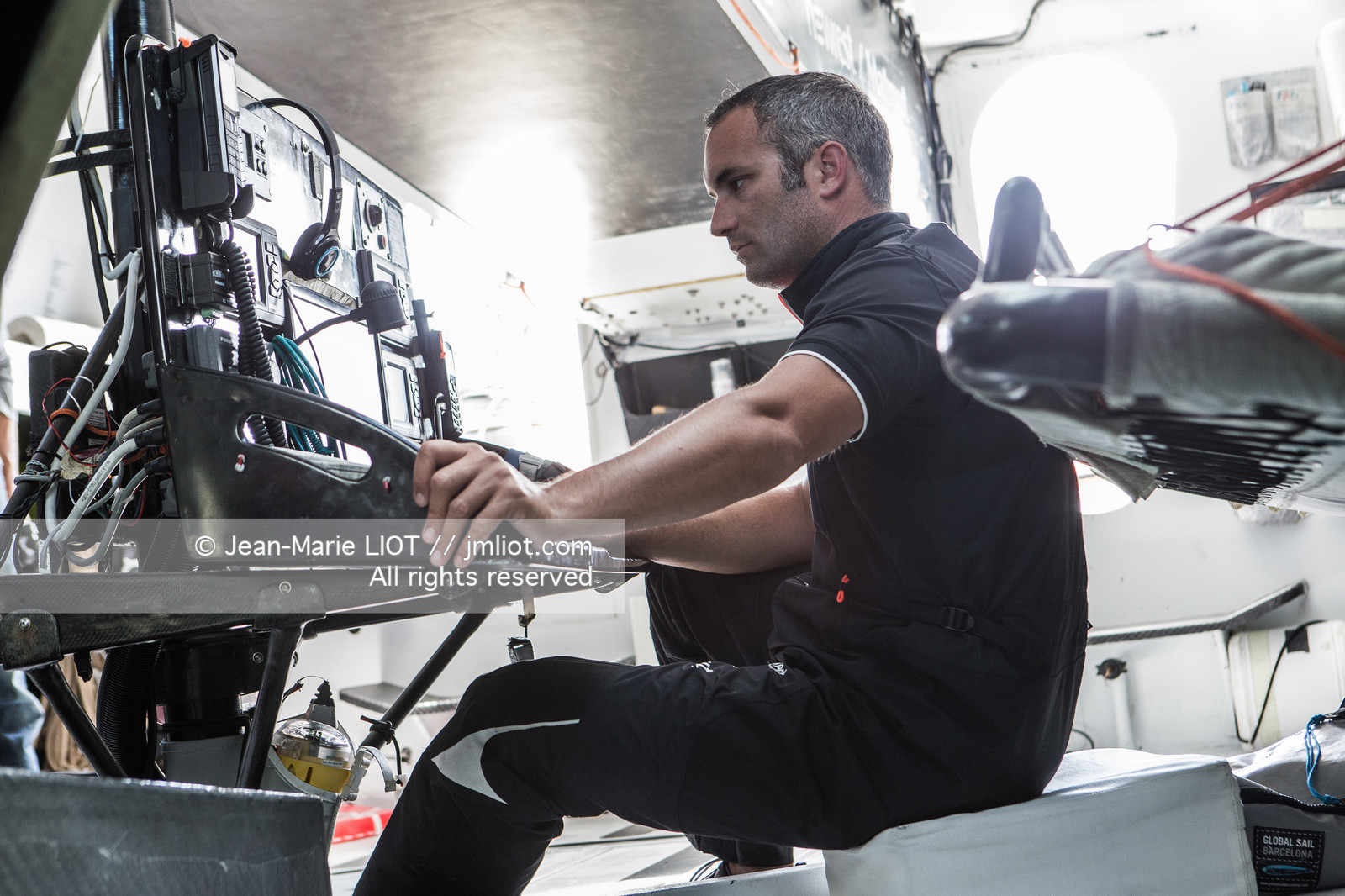 FABRICE AMEDEO - NEWREST MATMUT - VENDEE GLOBE 2016-2017
