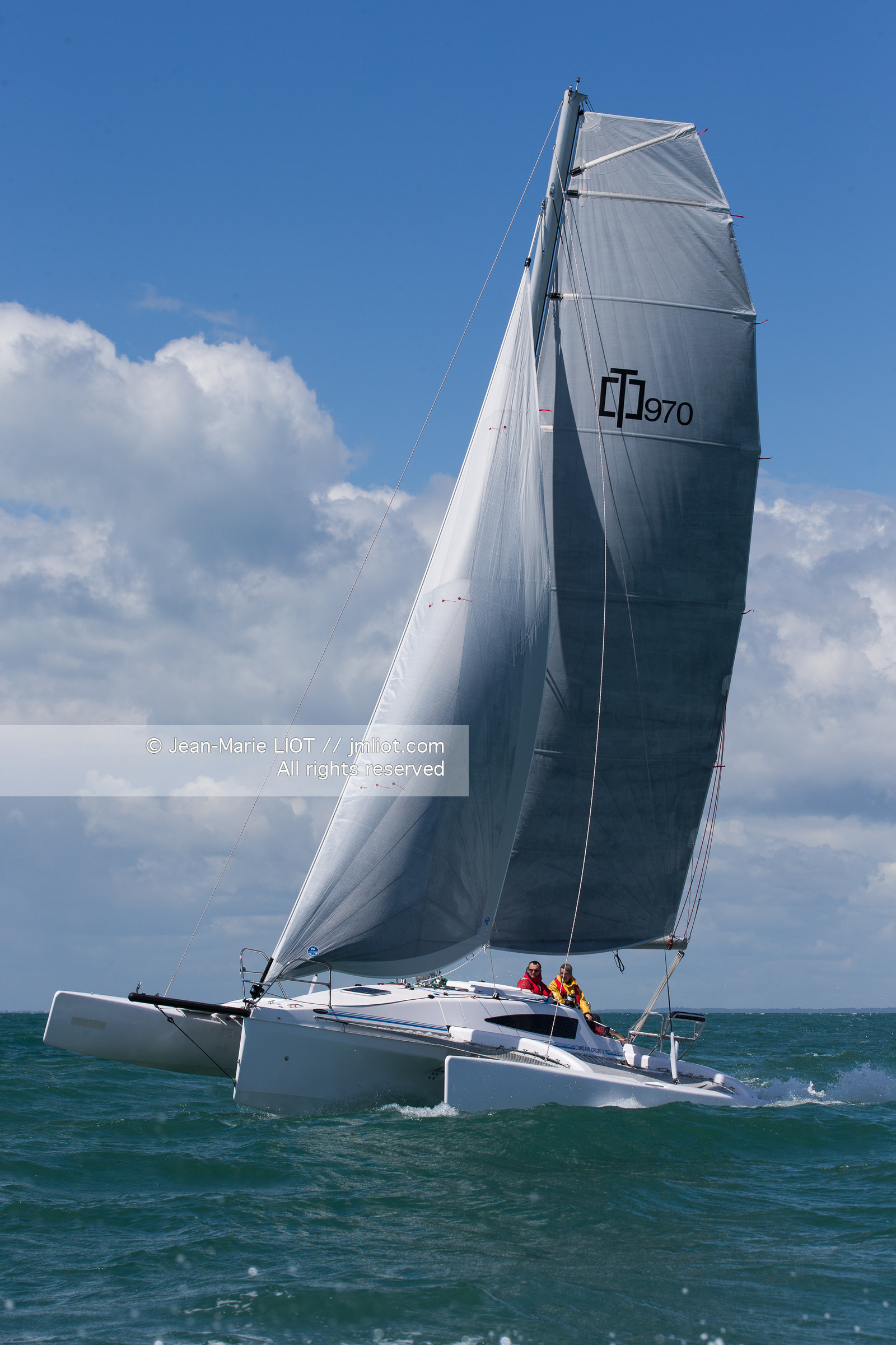 VOILE MAGAZINE - CORSAIR CRUZE 970