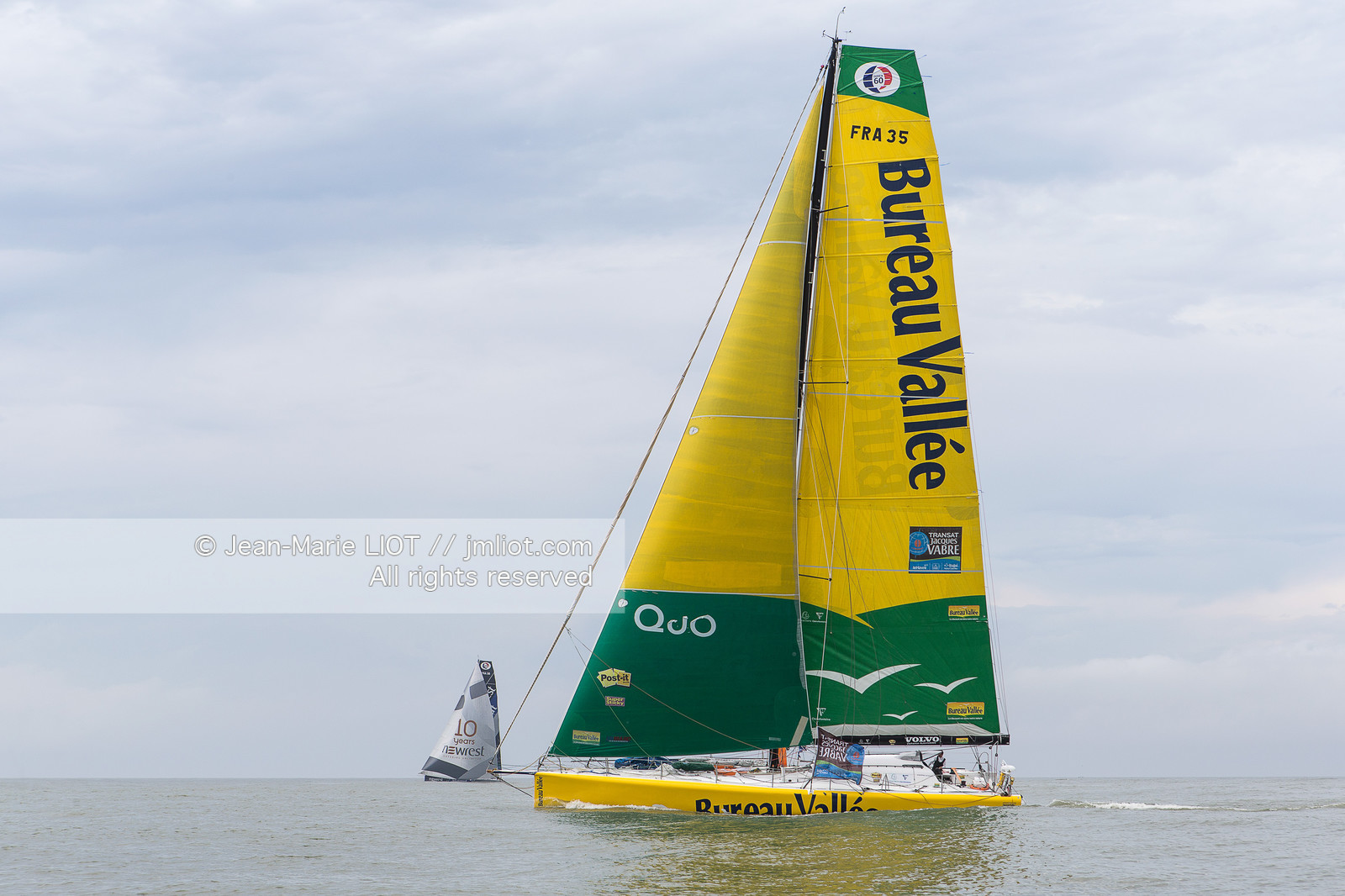 ARRIVEE BUREAU VALLEE