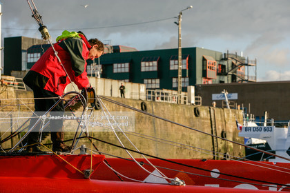 SAILING IDEC & FRANCIS JOYON