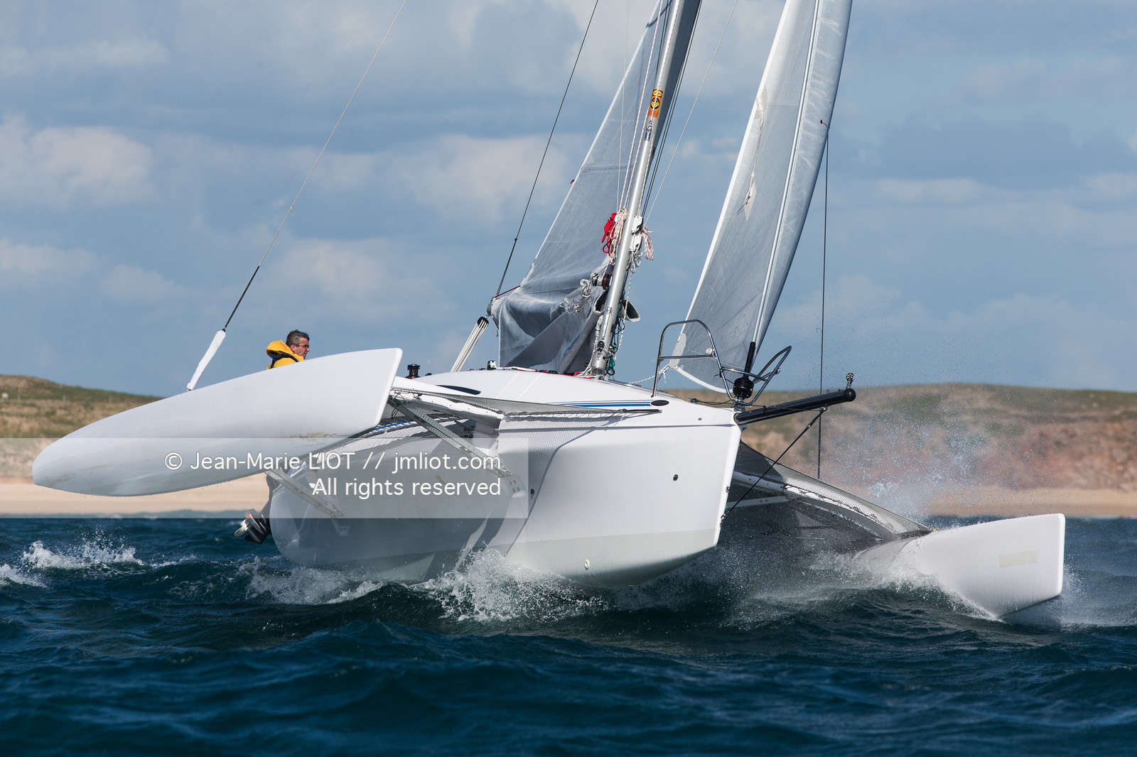 VOILE MAGAZINE - CORSAIR CRUZE 970