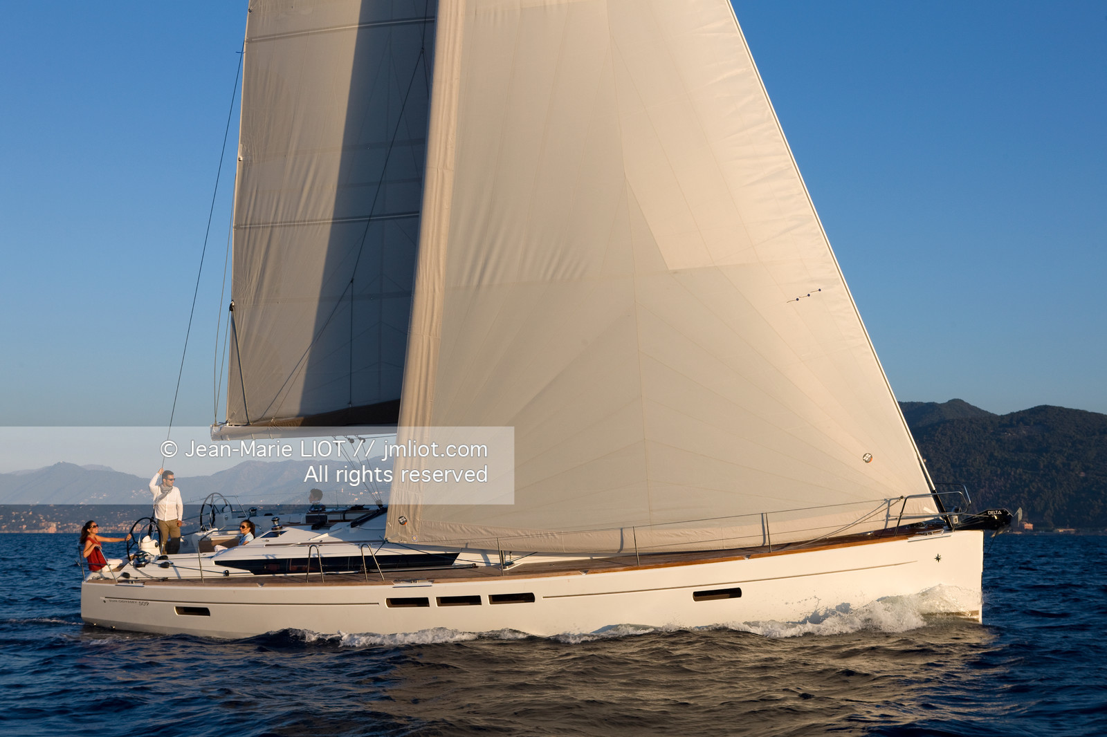 CHANTIER JEANNEAU 2011