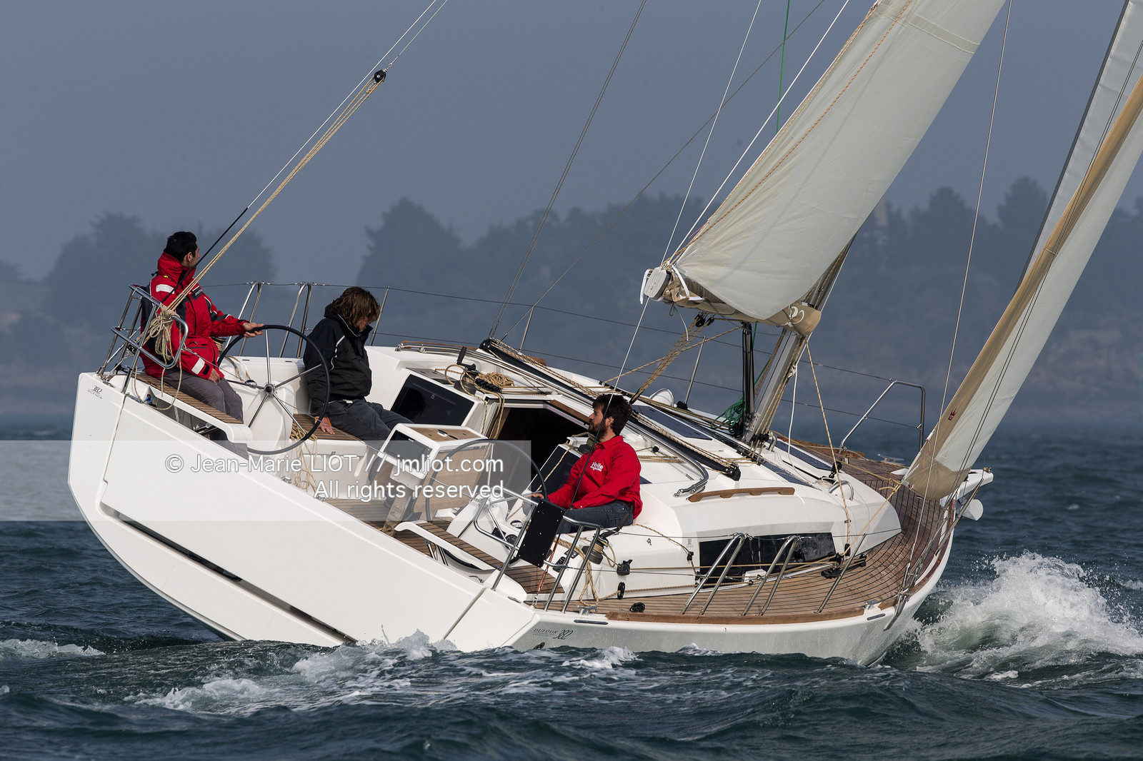 VOILE MAGAZINE - 100 MILLES A BORD