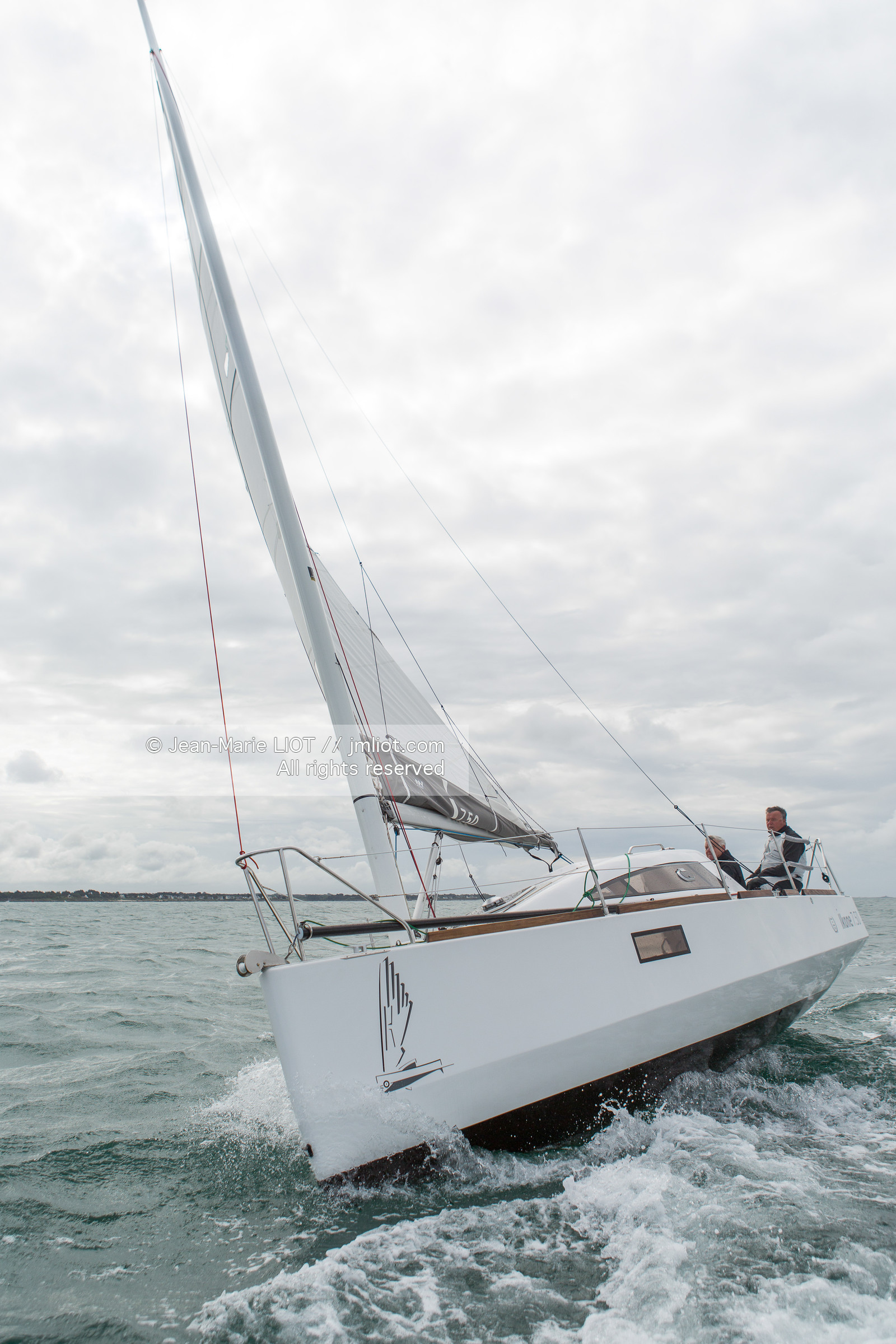 IKONE 750 - YACHT MAGAZINE ALLEMAGNE