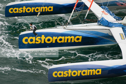 ELLE MACARTHUR - RECORD DU TOUR DU MONDE EN SOLITAIRE