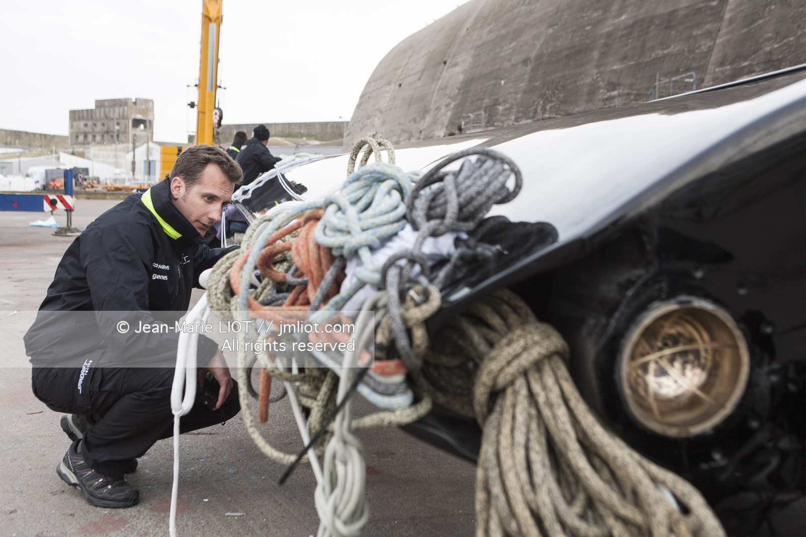 Maxi-Triimaran Spindrift 2 Launching