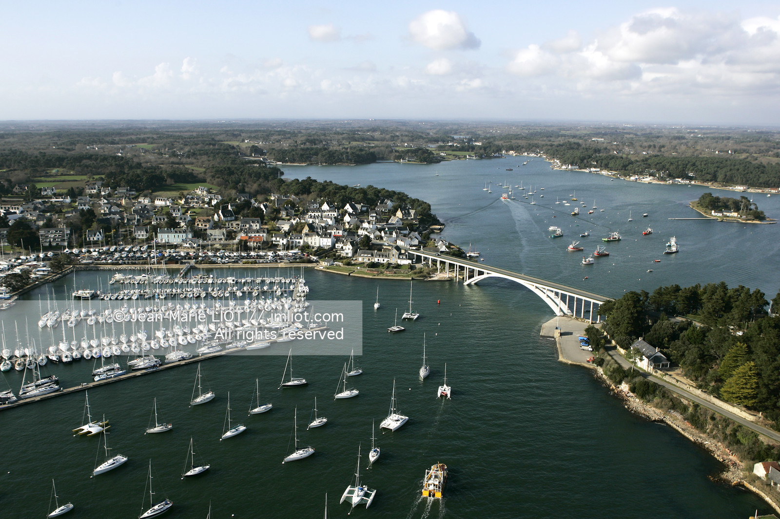 LA TRINITE-SUR-MER. VUE AERIENNE.PHOTO © JEAN-MARIE LIOT.