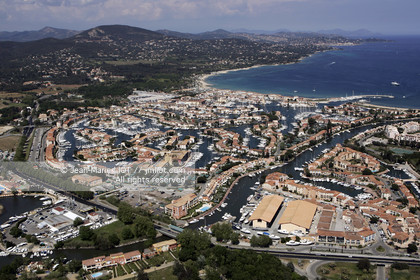 PORT GRIMAUD.PHOTO © JEAN-MARIE LIOT