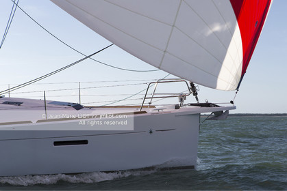 Ile de Ré, 23 09 2015, pour le chantier Jeanneau, le nouveau Jeanneau Sun Odyssey 419. Photo © Jean-Marie LIOT   Jeanneau