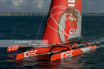 SAILING IDEC & FRANCIS JOYON