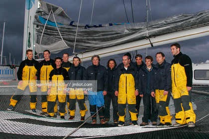 .Start Jules Verne Trophy maxi trimaran Geronimo, skipper Olivier de Kersauzon, on décember 28, 2004, Photo Jean-Marie LIOT - www.jmliot.com