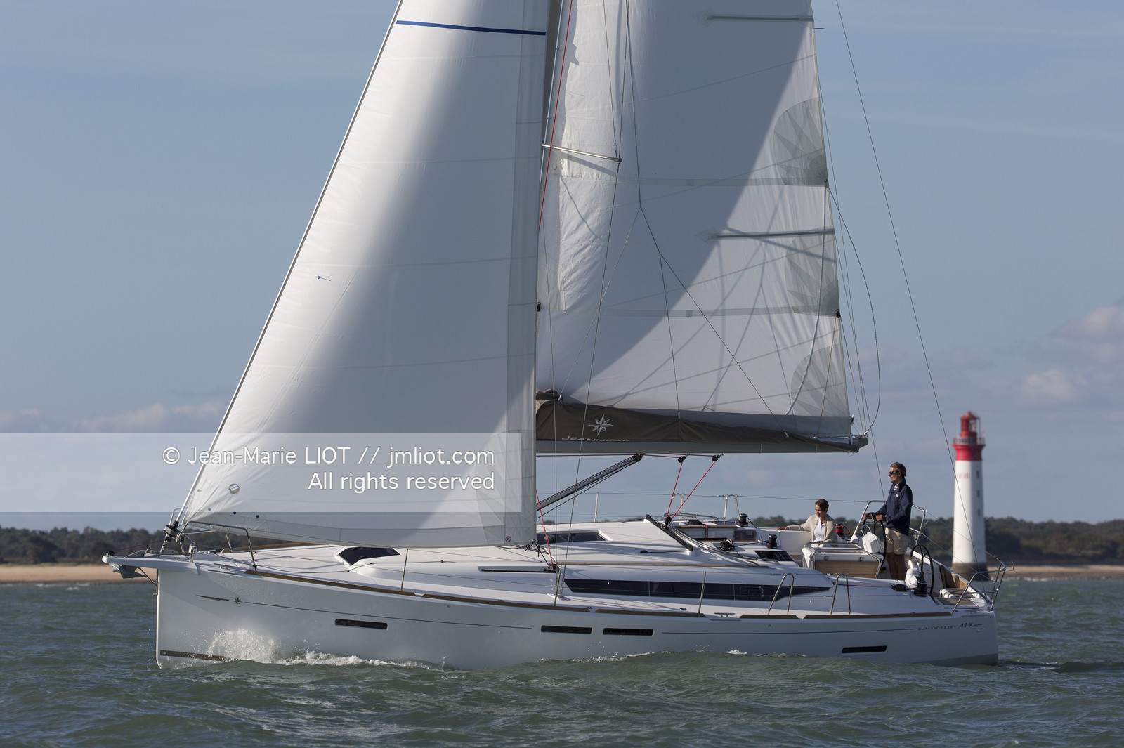 Ile de Ré, 23 09 2015, pour le chantier Jeanneau, le nouveau Jeanneau Sun Odyssey 419. Photo © Jean-Marie LIOT   Jeanneau