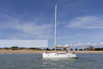 Ile de Ré, 23 09 2015, pour le chantier Jeanneau, le nouveau Jeanneau Sun Odyssey 419. Photo © Jean-Marie LIOT   Jeanneau