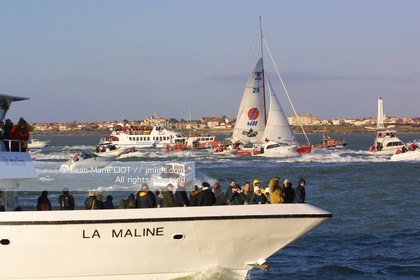 VENDEE GLOBE 2001- ROLAND JOURDAIN ARRIVAL