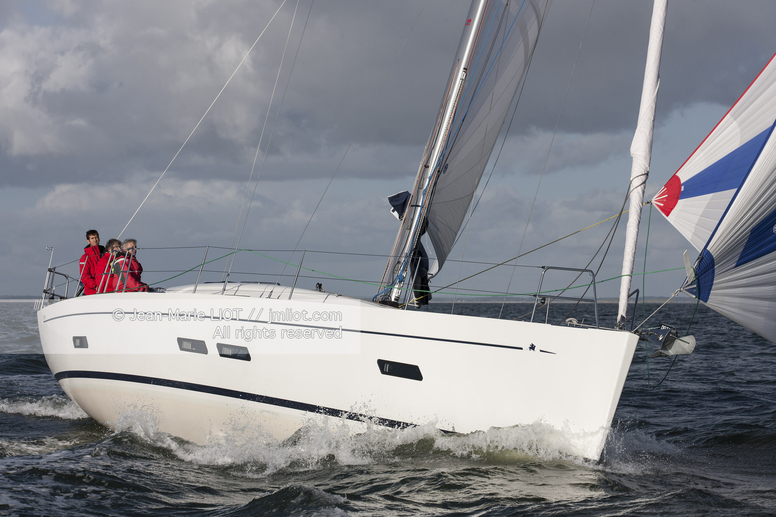 VOILE MAGAZINE - 100 MILLES A BORD