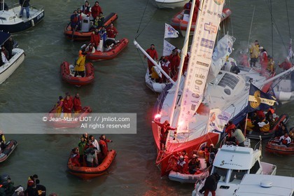 VENDEE GLOBE 2001- ROLAND JOURDAIN ARRIVAL