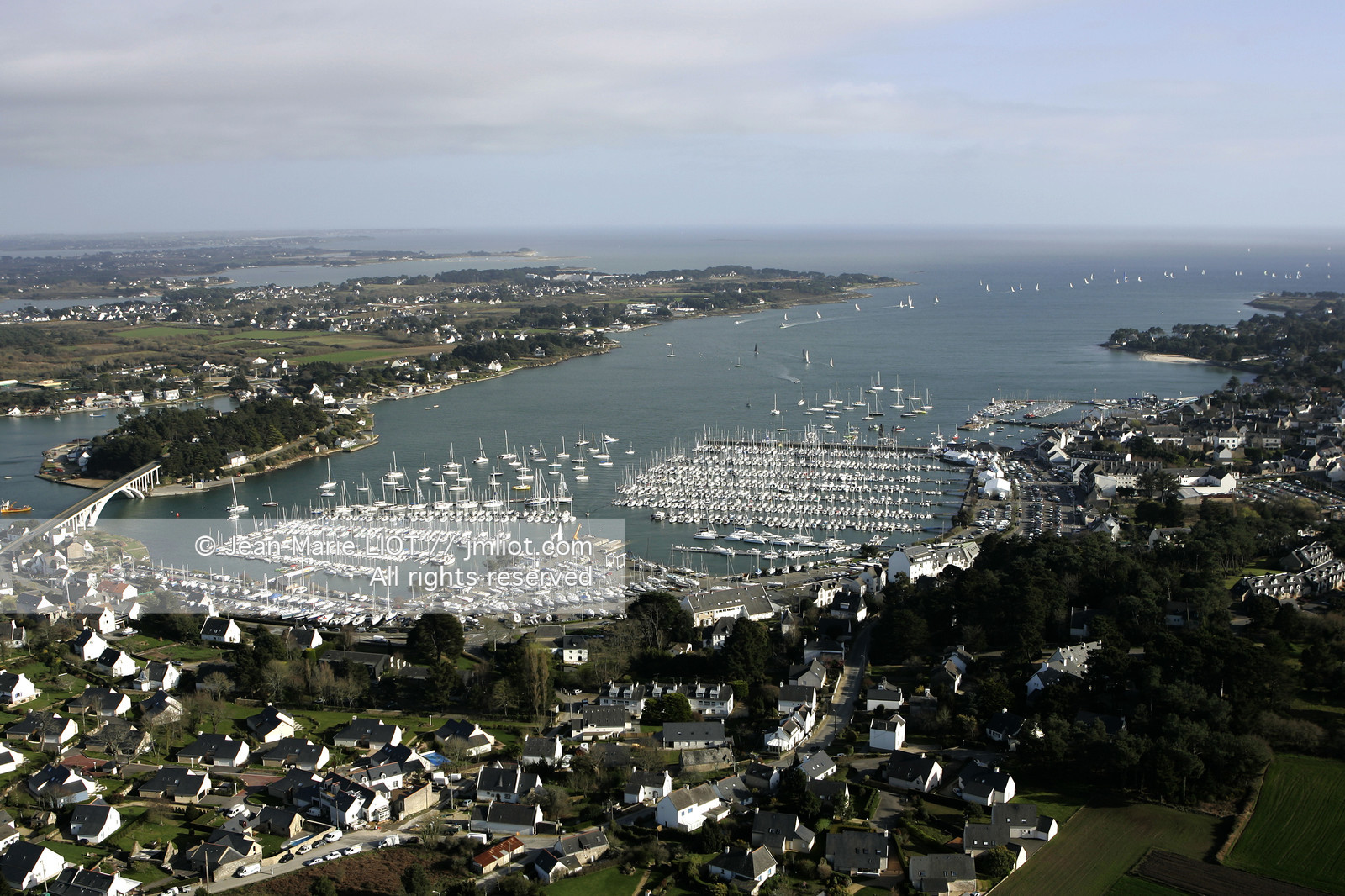.LA TRINITE-SUR-MER. AERIAL VIEW.PHOTO © JEAN-MARIE LIOT