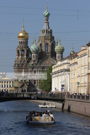 Russie, Saint Petersbourg, classé Patrimoine Mondial de l'UNESCO, église de la Résurrection sur le canal Griboiedov appellée aussi église du Sauveur-sur-le-Sang.