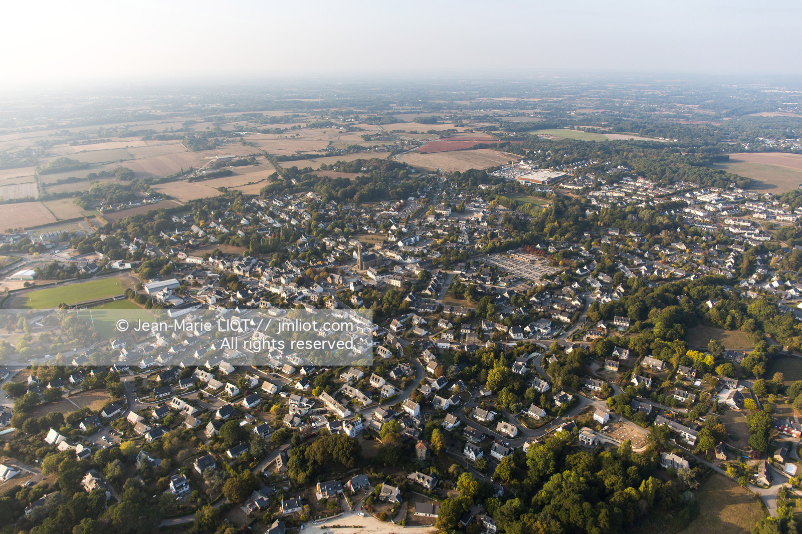 Arradon, Golfe du Morbihan, vue aérienne du port de plaisance. Photo© Jean-Marie Liot.
