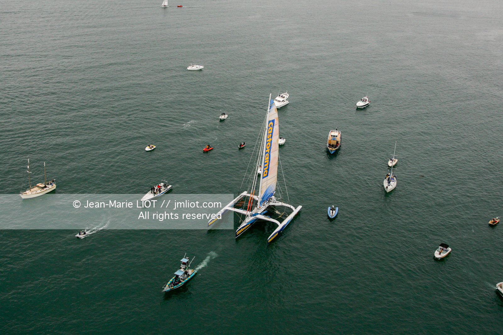 ELLE MACARTHUR - RECORD DU TOUR DU MONDE EN SOLITAIRE