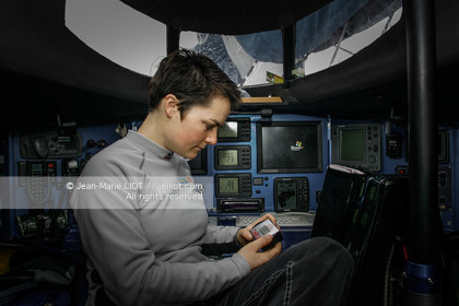 ELLE MACARTHUR - RECORD DU TOUR DU MONDE EN SOLITAIRE