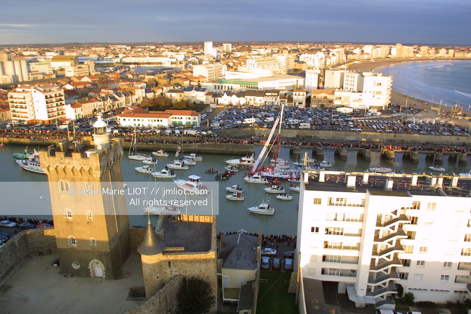 VENDEE GLOBE 2001- ARRIVEE ROLAND JOURDAIN