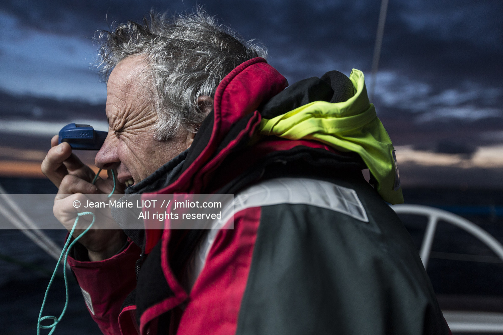 VOILE MAGAZINE - 100 MILLES A BORD