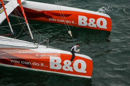ELLE MACARTHUR - RECORD DU TOUR DU MONDE EN SOLITAIRE