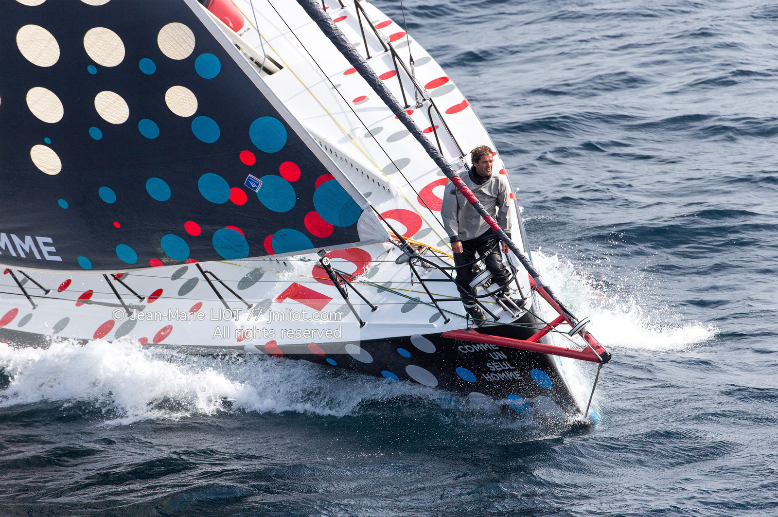 ERIC BELLION - COMME UN SEUL HOMME - VENDEE GLOBE 2016-2017